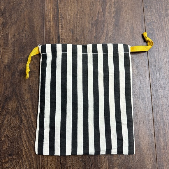 6.5x8” Lele Sadoughi Dust Bag - Picture 2 of 4